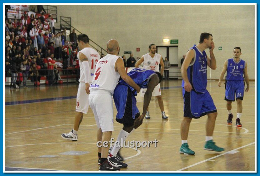 121223 Aquila 235_tn.jpg